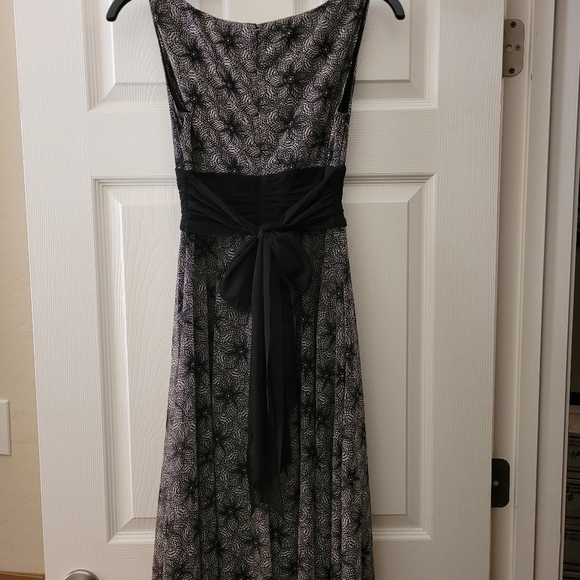 Stunning London Times Dress! LIKE NEW!! Size 4 - Picture 3 of 12